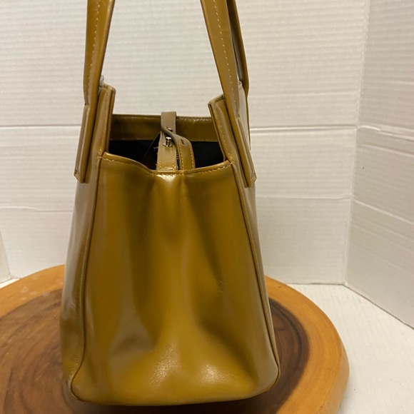 VASIC Mustard Yellow Leathef cUbED Tote Bag - Picture 5 of 15